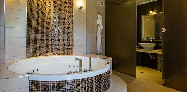 Premier Luxury Mountain Resort - The Honeymoon Suite